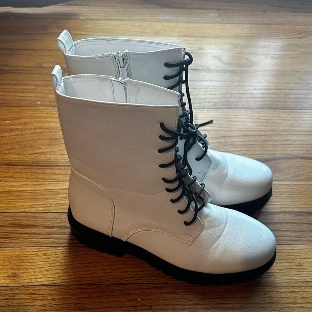 Weeboo White Chunky Combat Boots Size 10 Platform Grunge Streetwear Chic